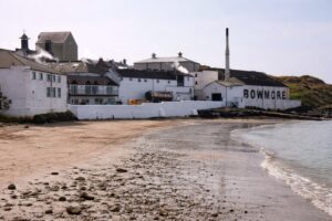 Distillerie Bowmore sur les rives de Loch Indaal