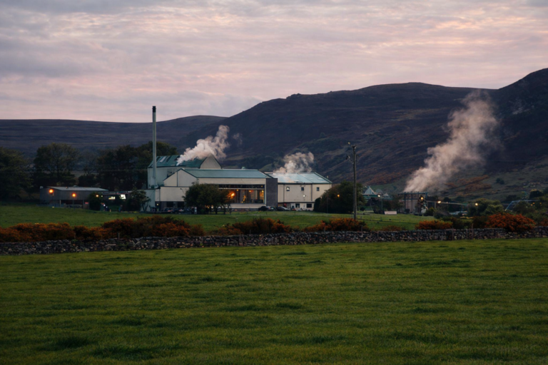 Distillerie Clynelish près de Brora dans les Highlands